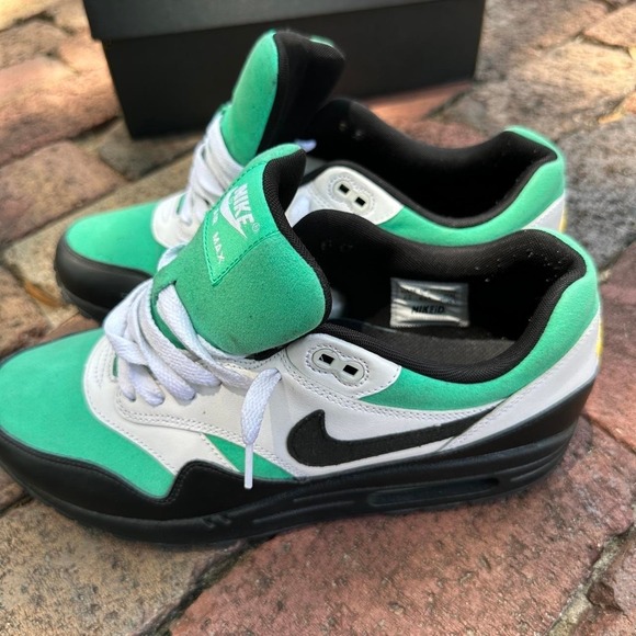 Custom NikeID mint & black Air Max 180 low top trainers Size mens 9.5 main image 5